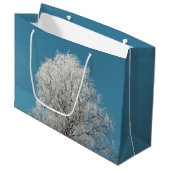 Een witte wilg tegen een wolkenloze blauwe hemel groot cadeauzakje (Voorkant Gekanteld)