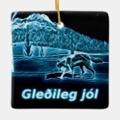 Een wolf op sneeuw - Gleðileg Jól Keramisch Ornament (Voorkant)