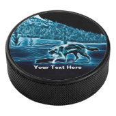 Een wolf op sneeuw hockey puck (3/4)