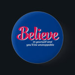 Één woord dat zegt geloof Inspirerend Citaat Ronde Button 5,7 Cm<br><div class="desc">Geloof in jezelf, je zult niet te stoppen zijn. Inspirerend en motivatie prijsopgave en ontwerp van het gezegde met een positief signaal en een levensslogan. Koel-typografie-artikelen voor mensen die op zoek zijn naar één woord dat je houding en goed zicht definieert. Ideaal voor mensen die van grappig sarcastisch citaat houden,...</div>