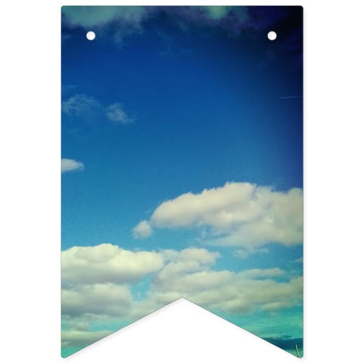 Een zachte laag wolken vlaggetjes (Tweede vlag)