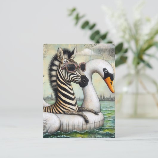 Een Zebra op vakantie in een drijvende zwaan Briefkaart (Staand voorkant)