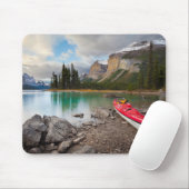 Een zee kayak aan de kust van Spirit Muismat (Met muis)