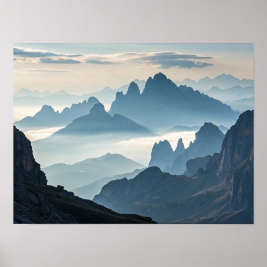 Een Zee van mist: Majestic Mountains bij zonsopgan Poster (Voorkant)