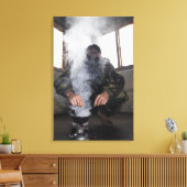 Een zee vult de gaskamer met meer CS-gas Canvas Afdruk (Insitu (Woonkamer))