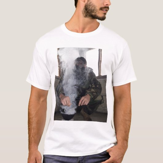 Een zee vult de gaskamer met meer CS-gas T-shirt (Voorkant)