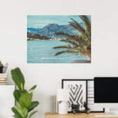 Een zeebaars met bergen en een palmboom poster (Thuiskantoor)