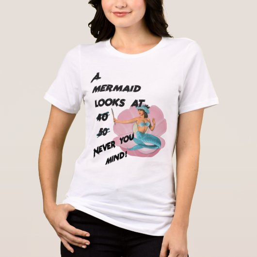 Een zeemeermin kijkt naar 60 Tri-Blend shirt (Voorkant)