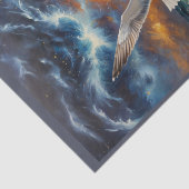 Een zeemeeuw die over de stormachtige oceaan vlieg tissuepapier (Detail)