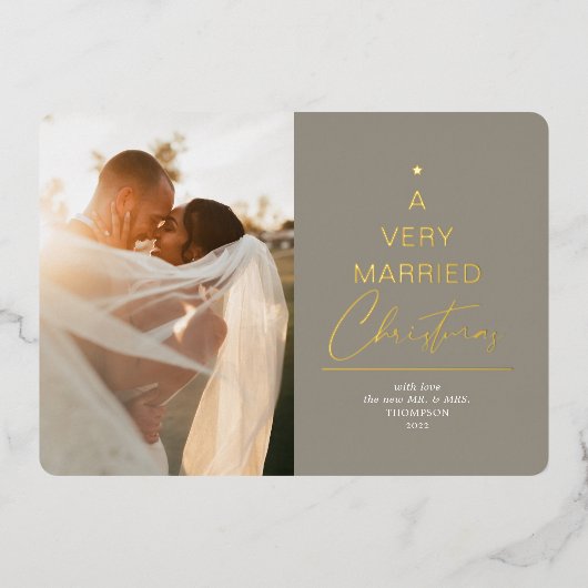 Een zeer gehuwd kerstscript, Taupe Gold Folie Feestdagenkaart (Voorkant)