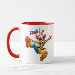 Een zeer grappige clown op het podium. mok