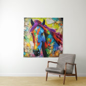 Een zeer kleurrijk paard wandkleed (In situ)