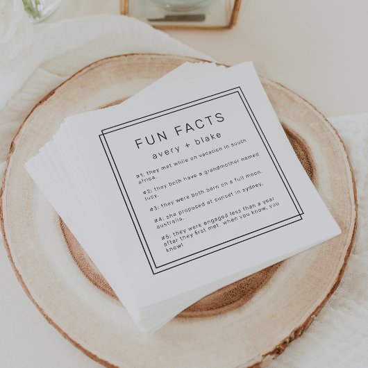 Een zeer moderne minimalistische fun fact wedding servet