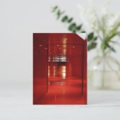 Een zeer rode Hallway Briefkaart (Staand voorkant)