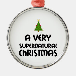 EEN ZEER SUPERNATUURLIJKE CHRISTMAS METALEN ORNAMENT