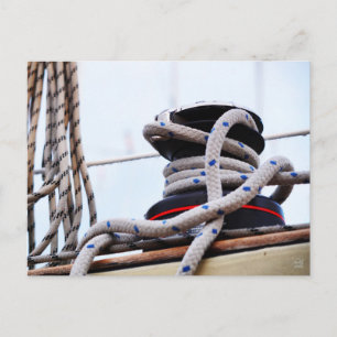 Een zeiljacht close up van een lier op een boot. briefkaart