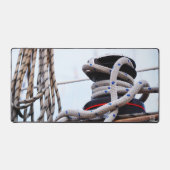 Een zeiljacht close up van een lier op een boot. bureaumat (Voorkant)