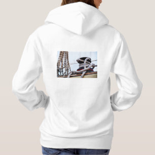 Een zeiljacht close up van een lier op een boot. hoodie