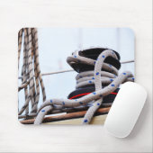 Een zeiljacht close up van een lier op een boot. muismat (Met muis)