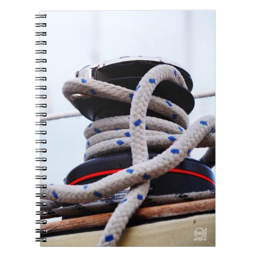 Een zeiljacht close up van een lier op een boot. notitieboek (Voorkant)