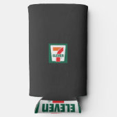 Een zeven logo op een groene achtergrond seltzer blikjeskoeler (Achterkant)