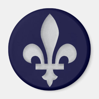 Een zilveren Fleur-de-lys magneet