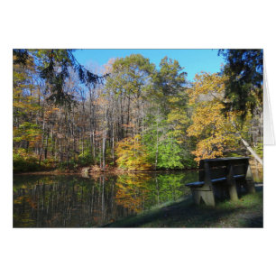 Een zitplaats met een herfstzicht in Pennsylvania