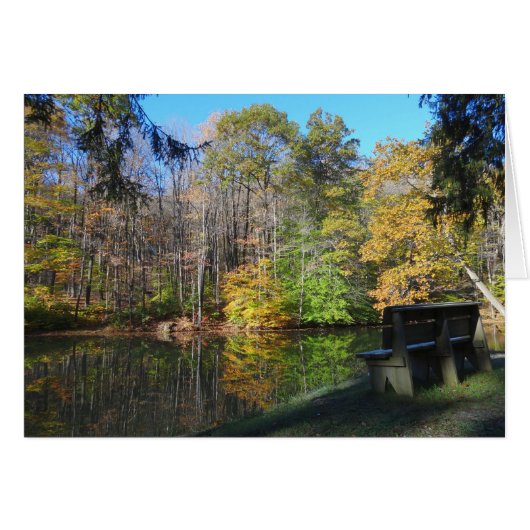 Een zitplaats met een herfstzicht in Pennsylvania (Voorkant Horizontaal)
