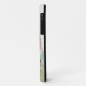 Een zittende aap die een insect observeert Case-Mate iPhone case (Achterkant/links)