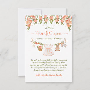 Een zoete kleine perzik waslijn meisje babyshower bedankkaart