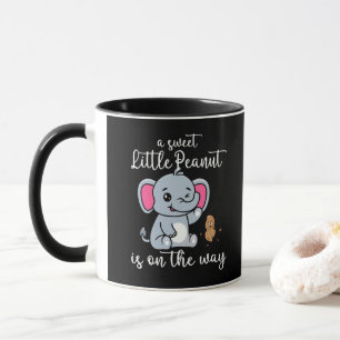Een zoete kleine pinda onderweg Nieuwe baby cool Mok