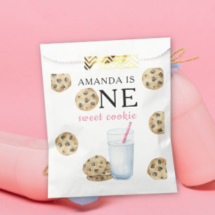 Een zoete koekjes & melk meisje eerste verjaardag bedankzakje