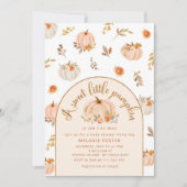 Een zoete pompoen is onderweg naar het baby shower kaart (Voorkant)