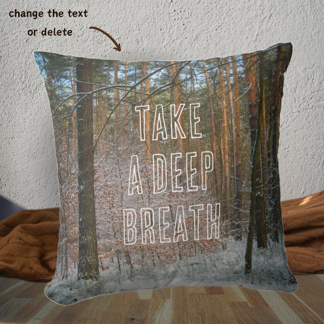 Een zonnige winterdag in het dennenbos kussen (Creator heeft geüpload)