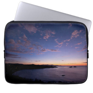 Een zonsondergang over de oceaan in Costa Rica Laptop Sleeve