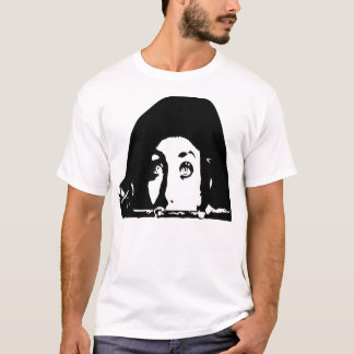 Een zwart beeld toont het gezicht van een vrouw t-shirt