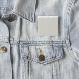 Een zwart-wit foto van een man in pak en stropdas vierkante button 5,1 cm