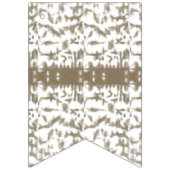 Een zwart-wit foto van een patroon vlaggetjes (Tweede vlag)