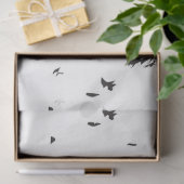 Een zwart-wit foto van een zwerm vogels tissuepapier (Geschenk)