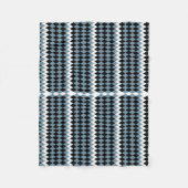 Een zwart-wit geruit patroon met een witte B Fleece Deken (Voorkant)