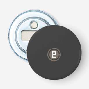 Een zwarte en bruine logo met de letter 9 button flesopener