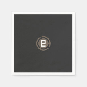 Een zwarte en bruine logo met de letter 9 servet