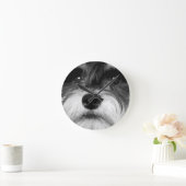 Een zwarte en witte miniatuur Schnauzer Ronde Klok (Huis)