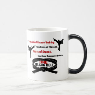 ÉÉN zwarte gordel 1 KARTE T-SHIRS EN APPAREL Magische Mok