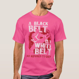 Een zwarte gordel is een witte gordel die weigert t-shirt