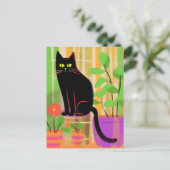Een zwarte kat met kamerplanten geruite stoel briefkaart (Staand voorkant)