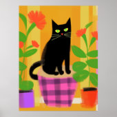 Een zwarte kat met kamerplanten roze Paarse stoel Poster (Voorkant)