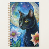 Een zwarte kat met opvallende gele ogen planner (Voorkant)