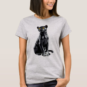 Een zwarte panter die de omgeving in de gaten houd t-shirt