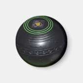 Een zwarte  wandelbrak, magneet (Voorkant)